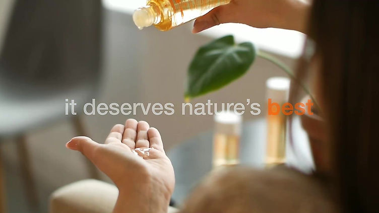 Bio - Oil Skincare Natural Ad
